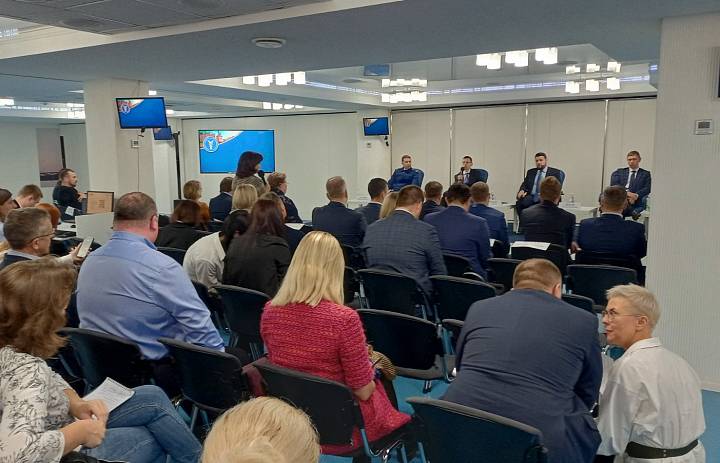 Заместитель губернатора Нижегородской области Егор Поляков обсудил с нижегородскими предпринимателями вопросы поддержки их бизнеса